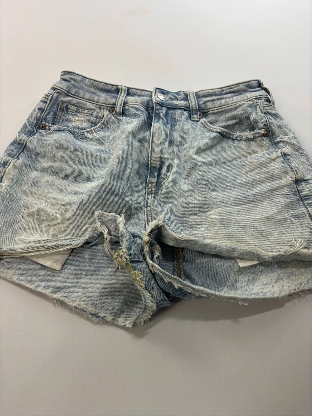 American Eagle Distressed Denim Shorts Women's Size 4 High-waisted Acid Washed